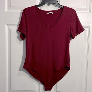 MangoPop Burgundy V-neck Body Suit - Short sleeves - Size XL